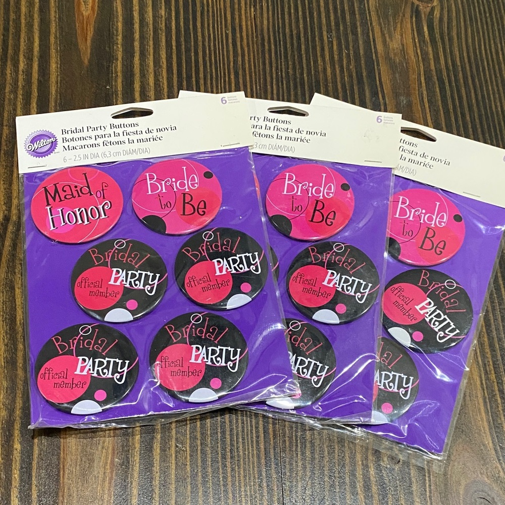💍 Bridal Party Buttons bachelorette party
